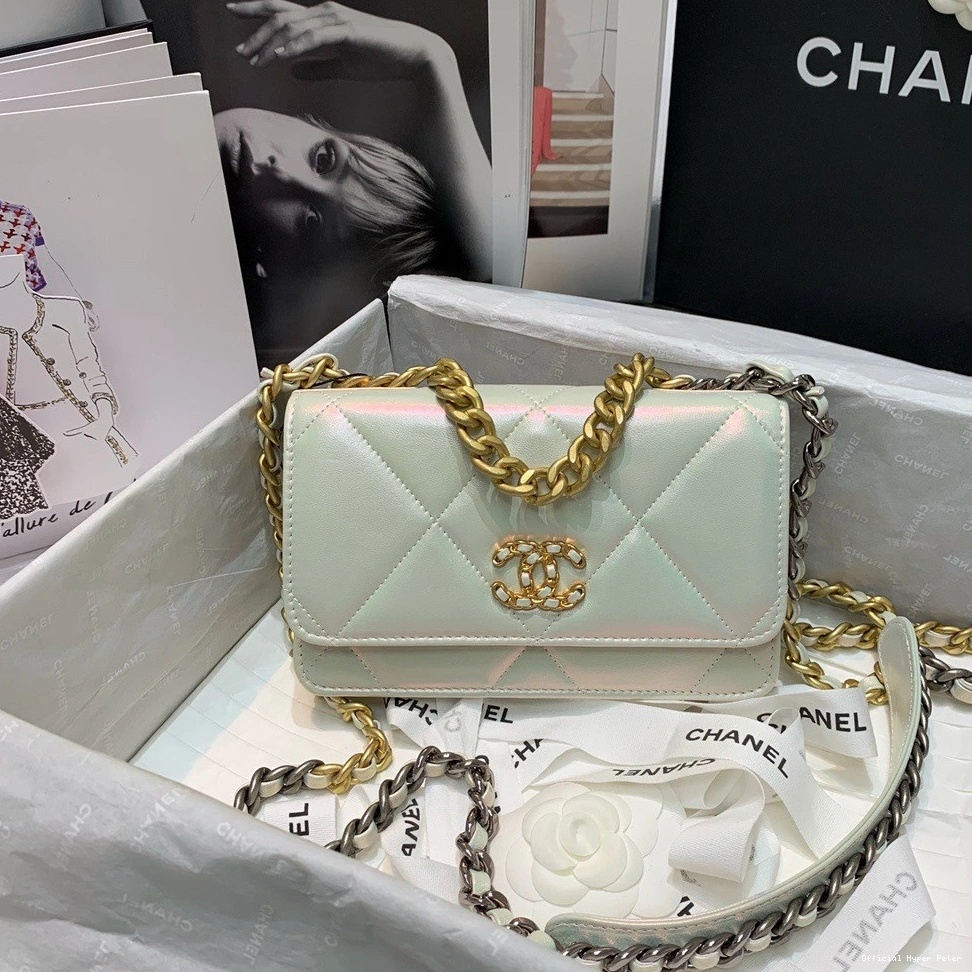HyperPeter ON WALLET CHAIN CHANEL19 0805
